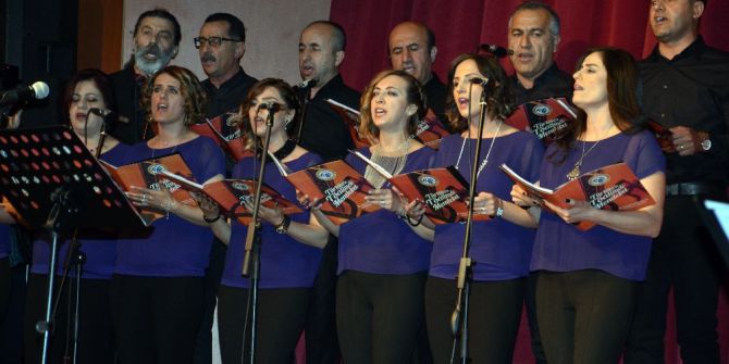 Fedakar Öğretmenler Öğrencileri İçin Konser Verdi