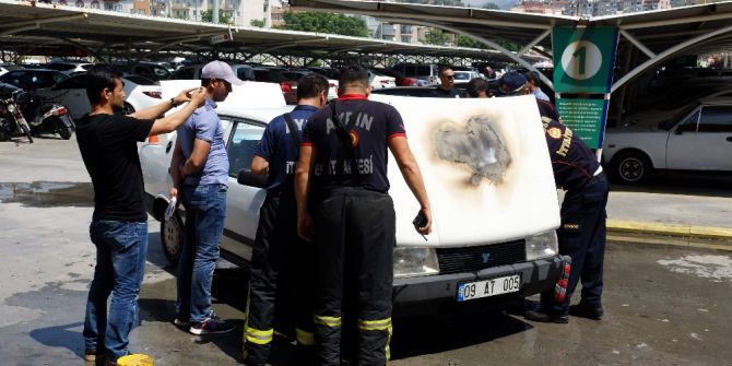 Avm Otoparkındaki Araç Yandı