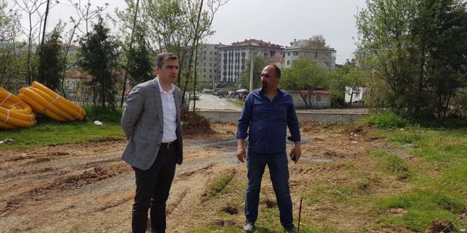 Başkan Yemenici Çocukları Sevindiriyor