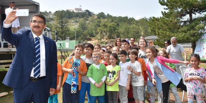 Gazili Çocuklar Spil’de Buluştu