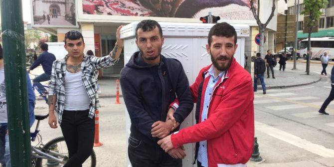 Kapkaç Şüphelisini Vatandaşlar Yakaladı