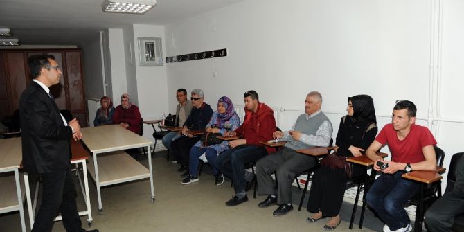 Konya’da Görme Engelliler İçin Fotoğrafçılık Kursu Açıldı