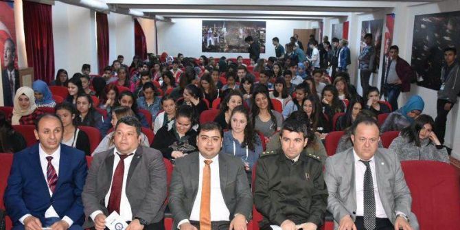 Bağımlılıkla Mücadele Komisyonu Lisede Toplandı