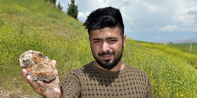 Meteor Parçasını Satıp İş Yerini Büyütecek