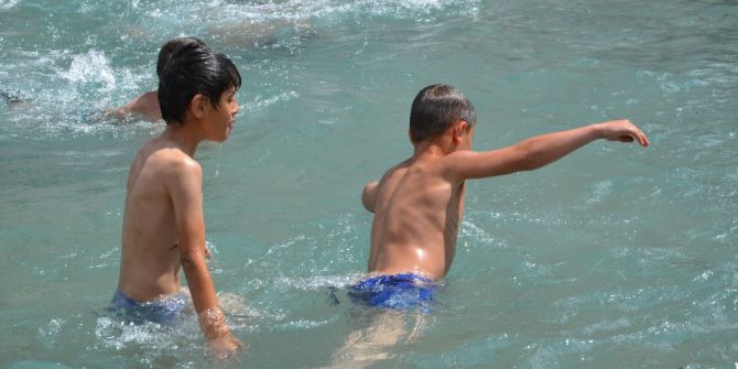 Sıcak Havaya Dayanamayan Çocuklar Soluğu Havuzlarda Aldı