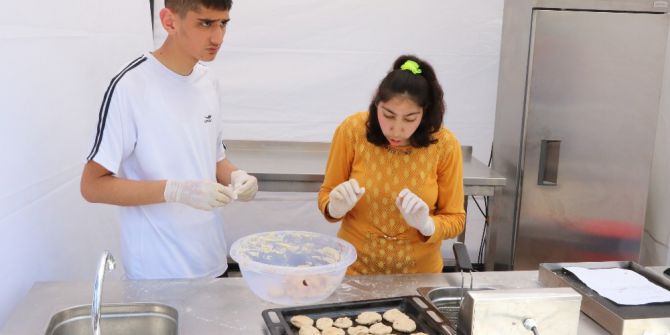 Yozgat’ta Özel Çocuklar Pasta Yaparak Hünerlerini Sergiledi