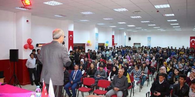 Eğitimci-yazar Doç. Dr. Halit Ertuğrul Bahçesaray’da