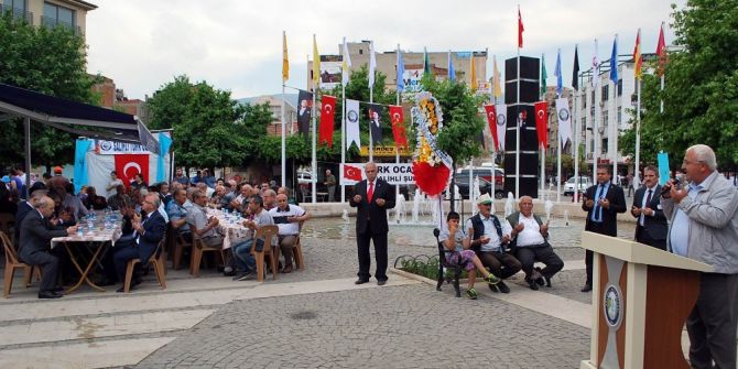 Salihli’ye İki Yeni Meydan