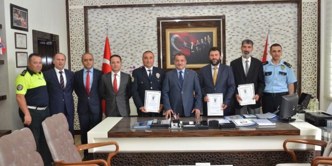 Antalya’da 3 Polis Memuru ’Ayın Polisi’ Seçildi