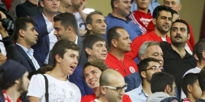 Başkan Türel, Başakşehir Maçını Taraftarlarla İzledi