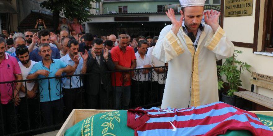 Jet Ski Kazasında Hayatını Kaybeden Trabzonspor Eski Yöneticisi Engin Kara Son Yolculuğuna Uğurlandı