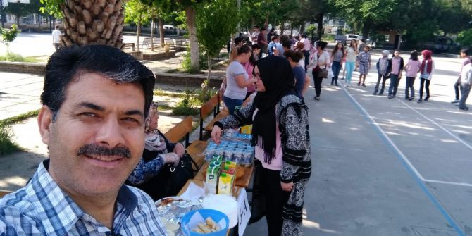 Öğrencilerden Renkli Hıdırellez Şenliği