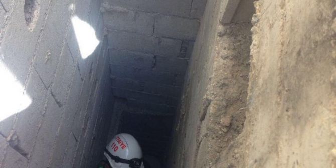 Merdiven Boşluğuna Düşen Kedi Kurtarıldı