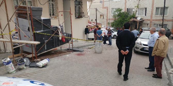 Polis Memuru, Park Kavgasında Komşusunu Vurdu