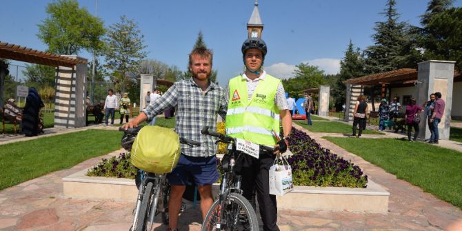 İngiliz Bisikletli Bilecik’te Mola Verdi
