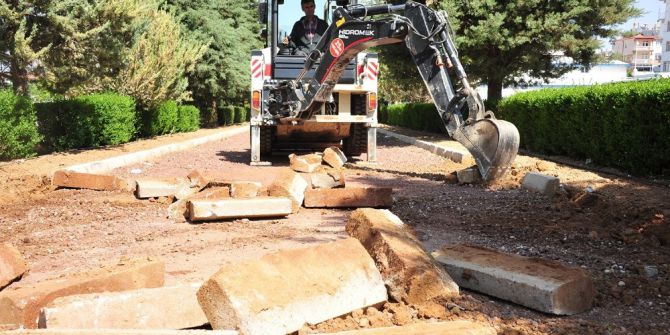 Karaman Belediyesi, Yunuskent Yürüyüş Parkurunu Yeniliyor