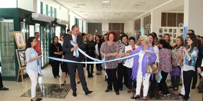 ’Çizginin Gücü Renklerin Dansı’ Sergisi