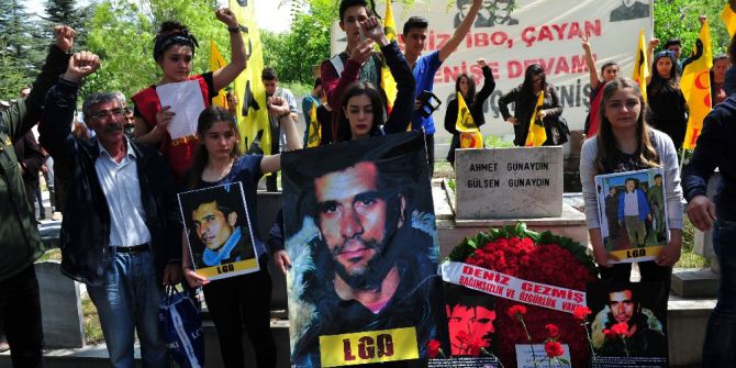 Deniz Gezmiş Ve Arkadaşları Mezarı Başında Anıldı