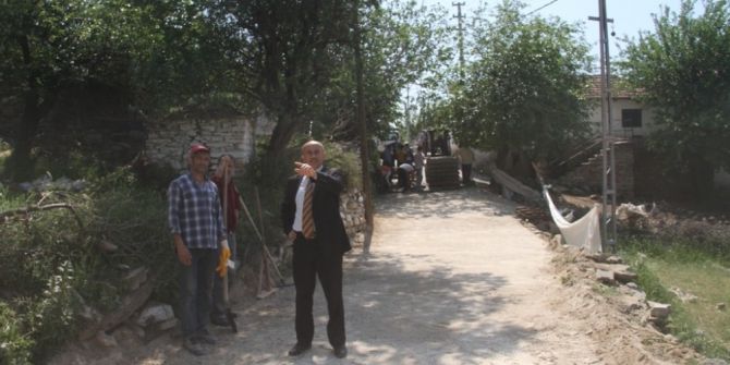 Çalışmayı Yerinde İncelerken Vatandaşın Sorunlarını Da Dinledi