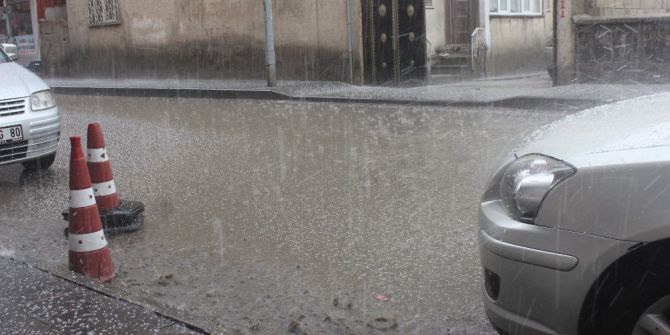 Ağrı’da Dolu Yağışı Etkili Oldu