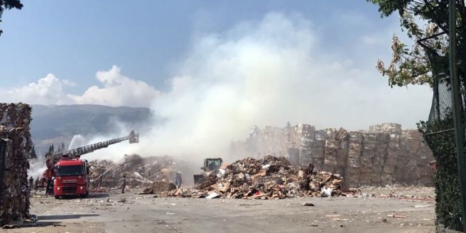 Atık Kağıt Fabrikasında Yangın