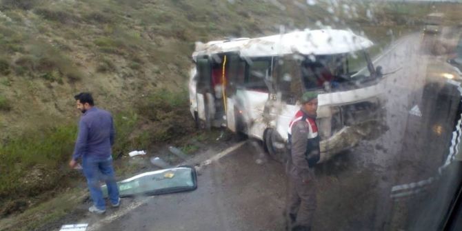 Kütahya’da Trafik Kazası: 3 Yaralı