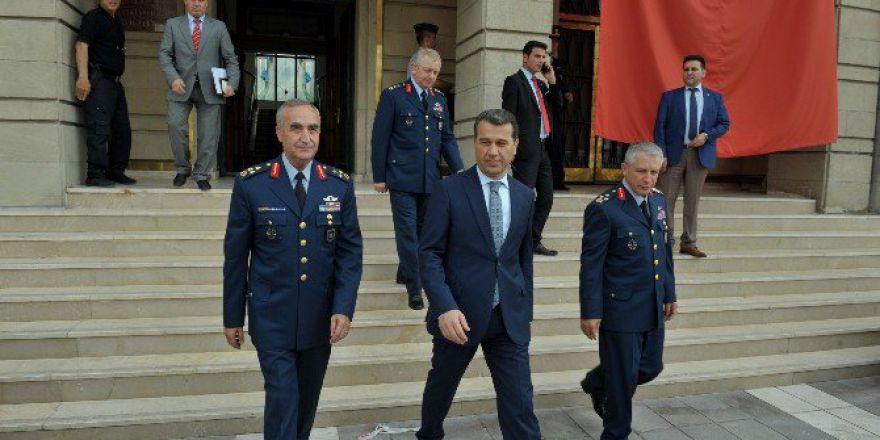 Komutanlar, Vali Çelik’e Veda Etti