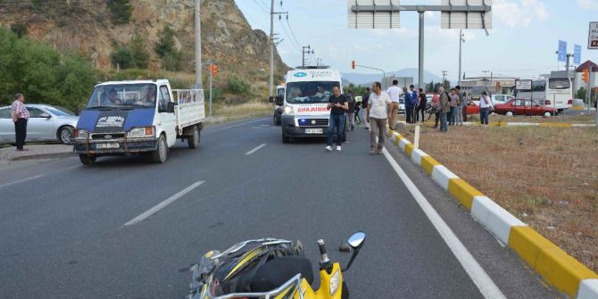 Ortaca’da Otomobil Elektrikli Bisiklete Çarptı; 2 Yaralı