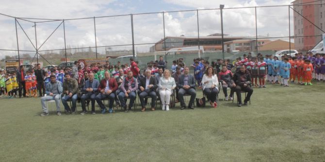 Minikler Futbol Şenliği Başladı