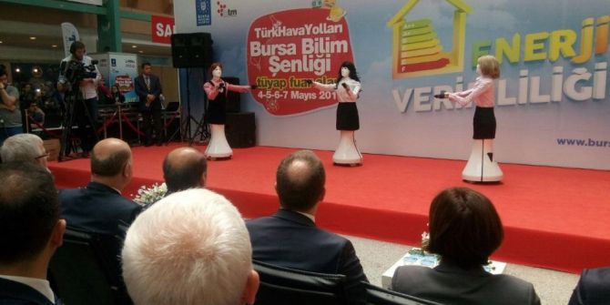 Robot Hostes Ada Bursa Bilim Şenliğinde Yoğun İlgiyle Karşılandı