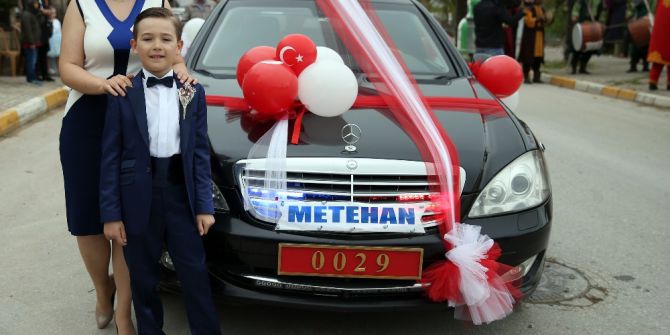 Fikri Işık’ın Makam Aracı, Şehit Oğlunun Sünneti İçin Süslendi