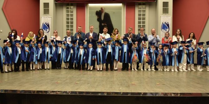 Yunusemreli Miniklerden Muhteşem Yıl Sonu Gecesi