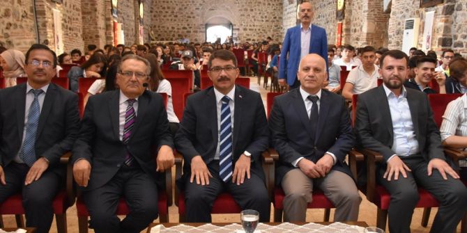 Liseli Öğrencilere Tecrübelerini Aktardı