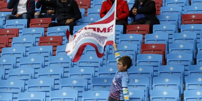Tek Başına Bayrak Salladı