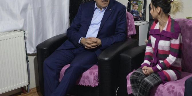 Hayatı Abd’den Gelecek İlaca Bağlı Olan Mehmethan’a Bakan Tüfenkci El Uzattı