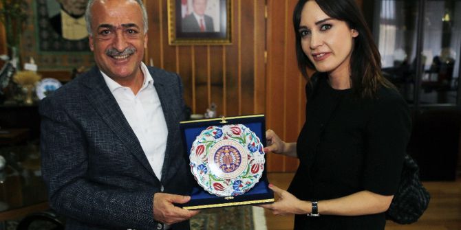 Nazlı Çelik, Atatürk Üniversitesinde Söyleşide Bulundu