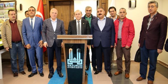 Ak Parti İstanbul Milletvekili Burhan Kuzu Başkan Sekmen’i Ziyaret Etti