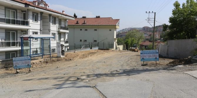 Karadere Caddesindeki Yol Yapım Çalışmalarında Sona Gelindi