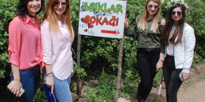 ’Aşıklar Sokağı’, Evlilik Programlarına Rakip