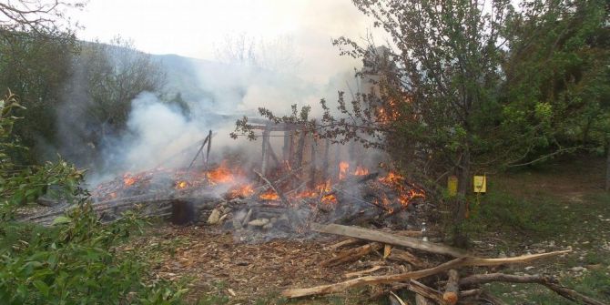 Evinde Çıkan Yangında Alevlerin Arasında Kalan Yaşlı Adam Öldü