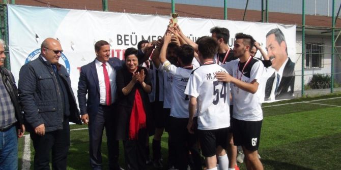Bahar Şenliğindeki Futbol Turnuvasında Şampiyon Belli Oldu