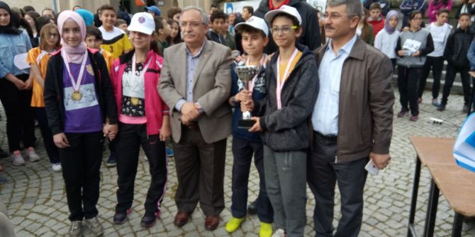 Oryantiring İle Şehrin Tarihi Mekanlarını Keşfettiler