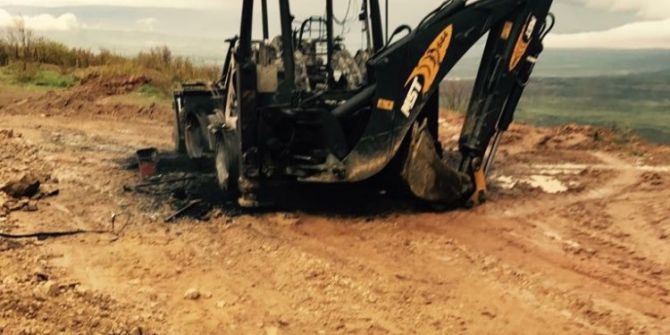 Bingöl Kırsalında Teröristler İş Makinesi Yaktı
