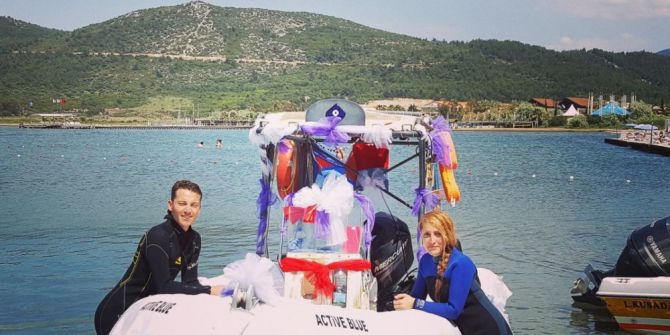 Aşık Dalgıçlar Yüzüğü Denizin Dibinde Taktı