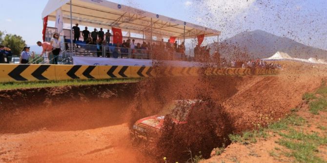 Merkez Efendi Mahalli Off-road Yarışlarında Şampiyonlar Kupalarını Aldı