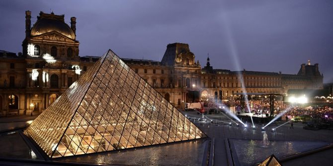 Fransa’nın Yeni Cumhurbaşkanı Macron’dan Mütevazi Konuşma