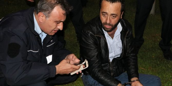 Polisin ‘Dur’ İhtarına Uymayan Alkollü Sürücü, Polis Araçlarına Çarparak Kaçmak İstedi