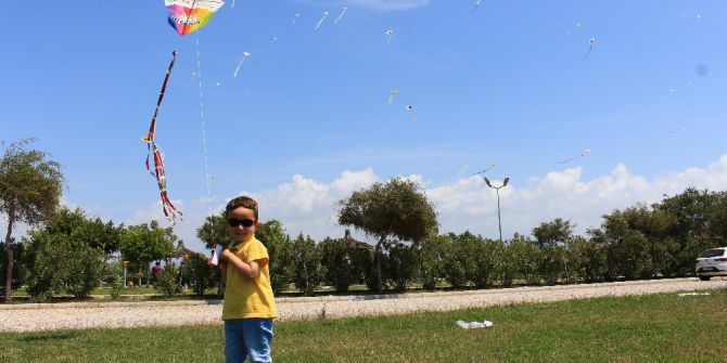 Kumluca ’Da Uçurtma Festivali