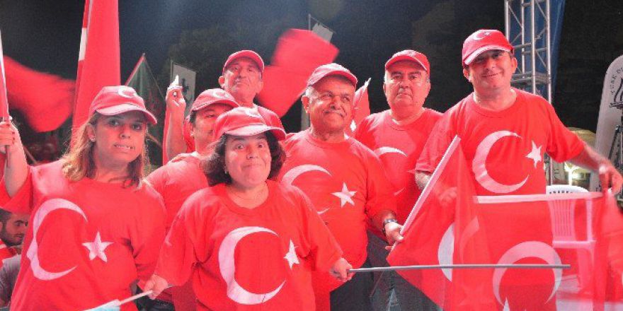 7 Cüceler Demokrasi Nöbetinde