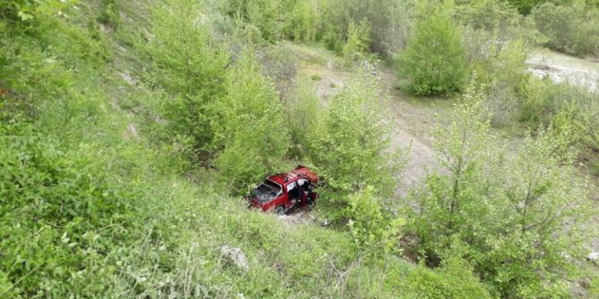 Sinop’ta Pikap Uçuruma Yuvarlandı: 3 Yaralı